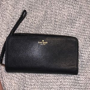 Kate spade wristlet wallet